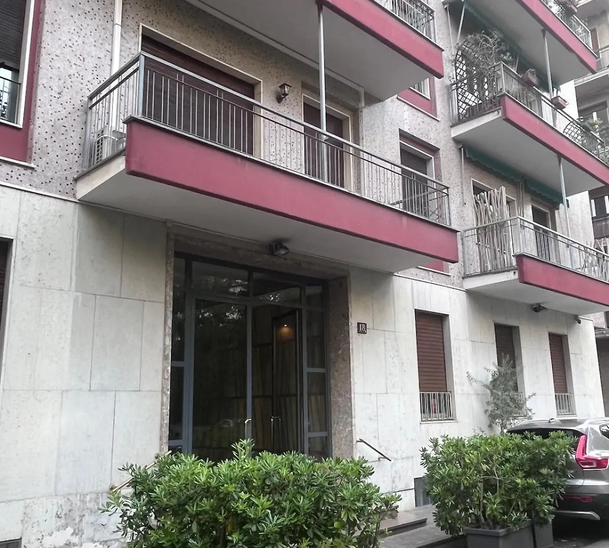 De Amicis Apartment Milan