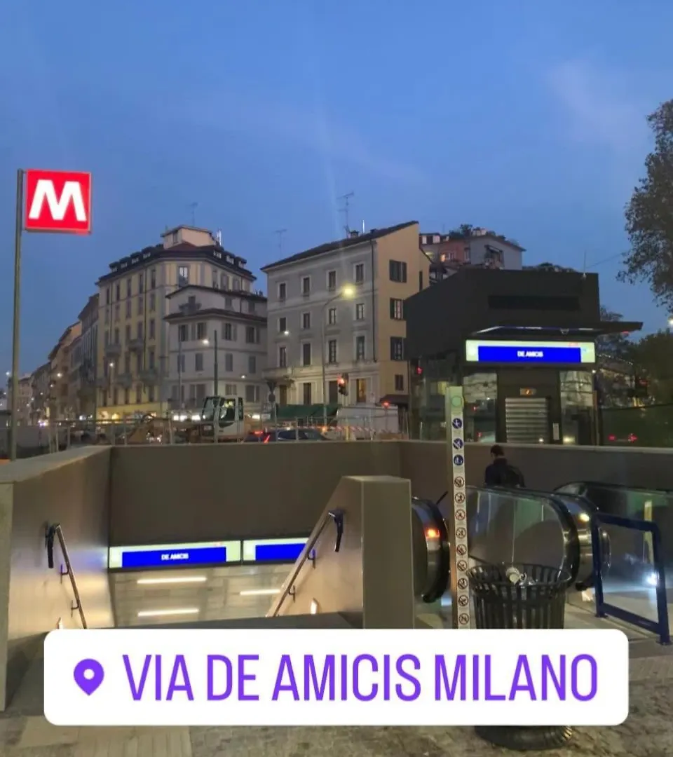 De Amicis Apartment Milan