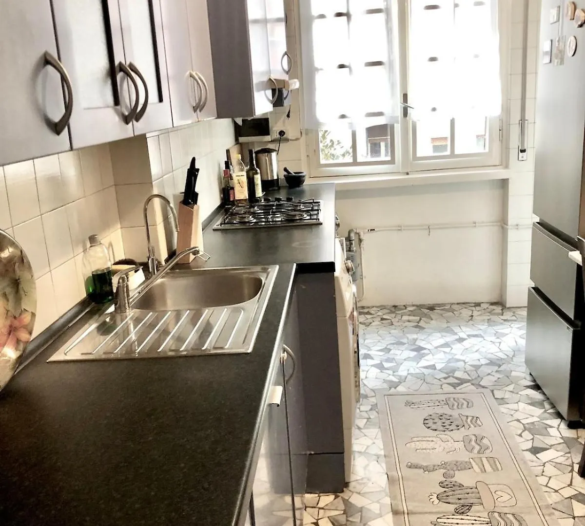 De Amicis Apartment Milan